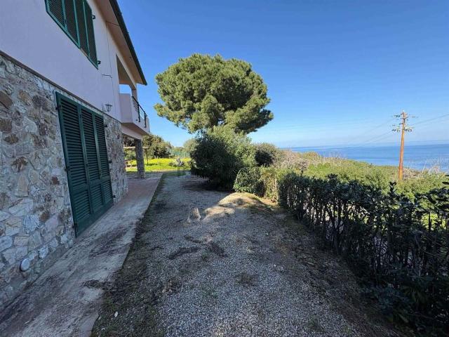 Case e ville in vendita di 243 m²