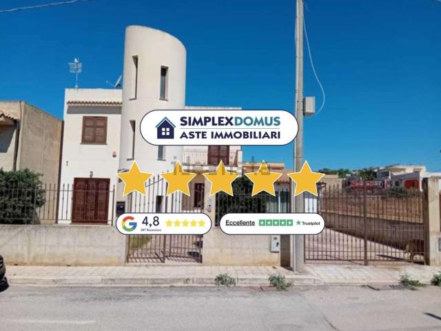 Case e ville in vendita di 243 m² in Via Cb 11