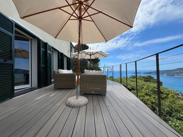 Case e ville in vendita di 243 m² in Via San Bernardo