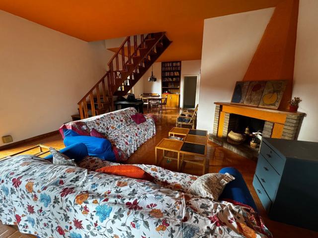 Case e ville in vendita di 243 m² in Via Portovenere