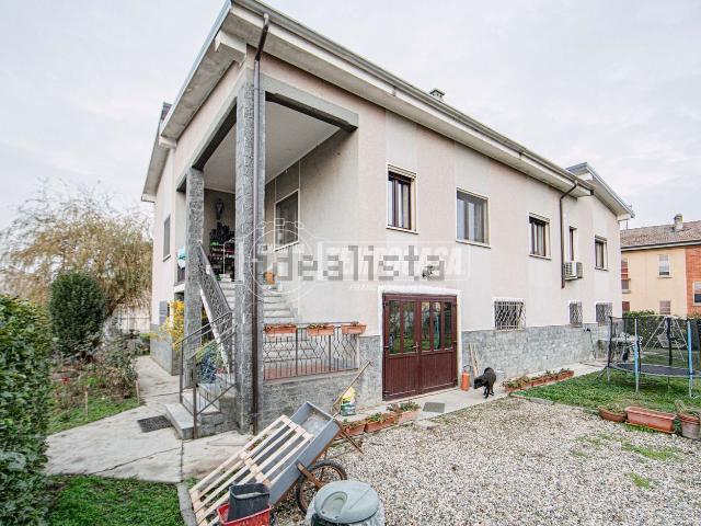 Case e ville in vendita di 243 m² in Via Raitè, 51