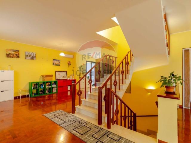 Case e ville in vendita di 243 m² in Piazzetta Luigi Cagnola, 5