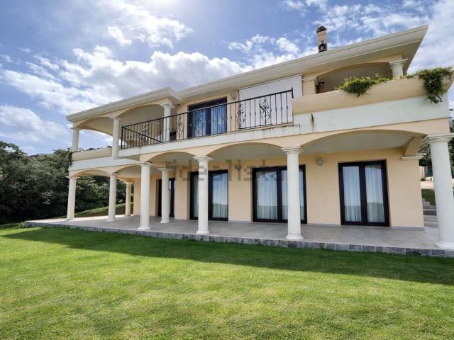 Case e ville in vendita di 243 m² in Strada 66