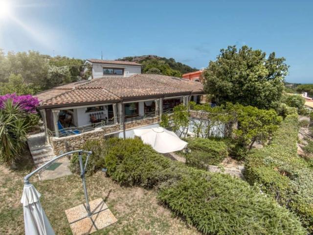 Case e ville in vendita di 244 m²