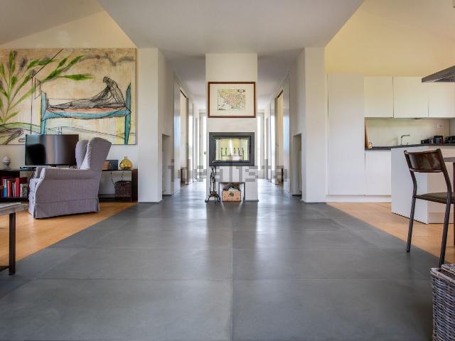 Case e ville in vendita di 244 m²