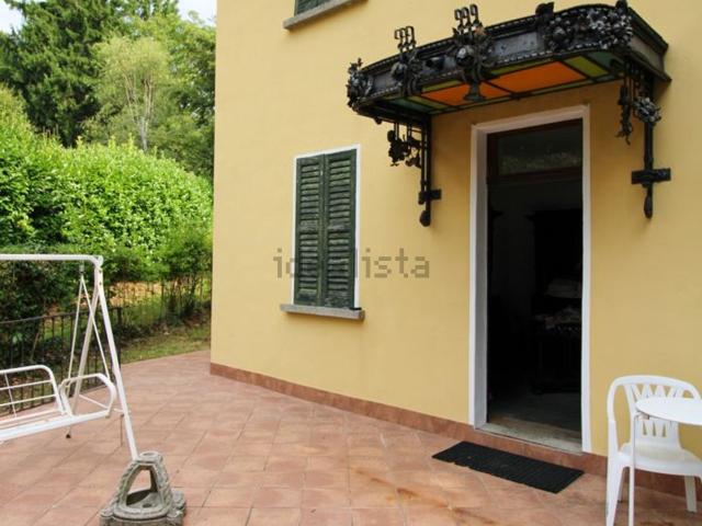 Case e ville in vendita di 244 m² in Via Martino Novi, 9