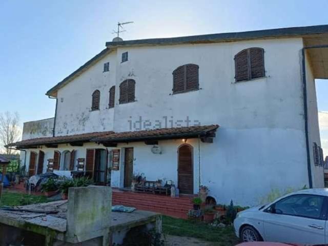 Case e ville in vendita di 244 m² in Via San Donato, 54