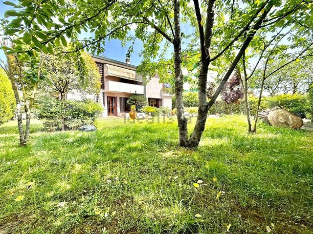 Case e ville in vendita di 245 m²