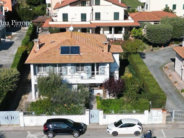 Case e ville in vendita di 245 m² in Via C. Ginori, 10