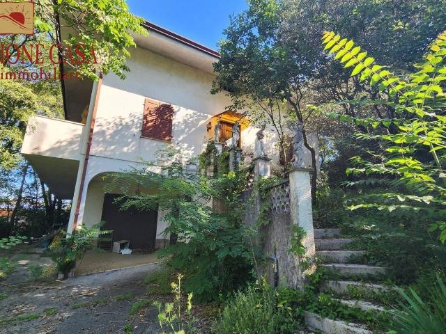 Case e ville in vendita di 245 m² in Via Giacomo Venezian, 5