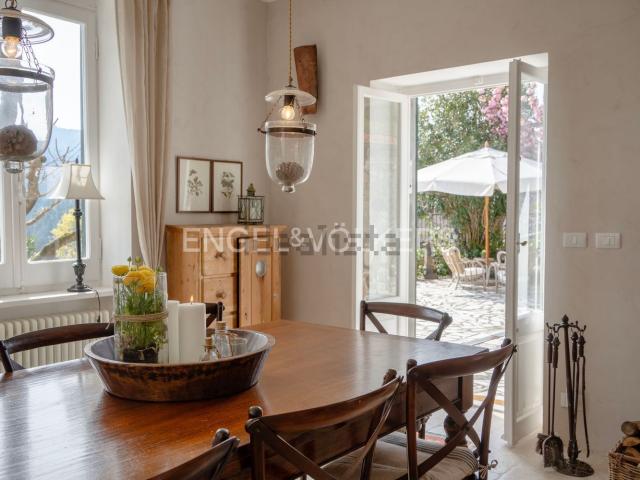 Case e ville in vendita di 245 m² in Via Guglielmo Marconi, 27