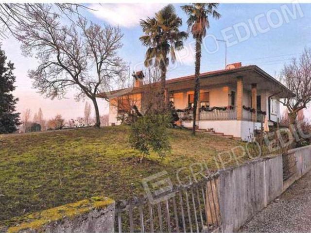 Case e ville in vendita di 245 m² in Via Fantinello Peressina, 19
