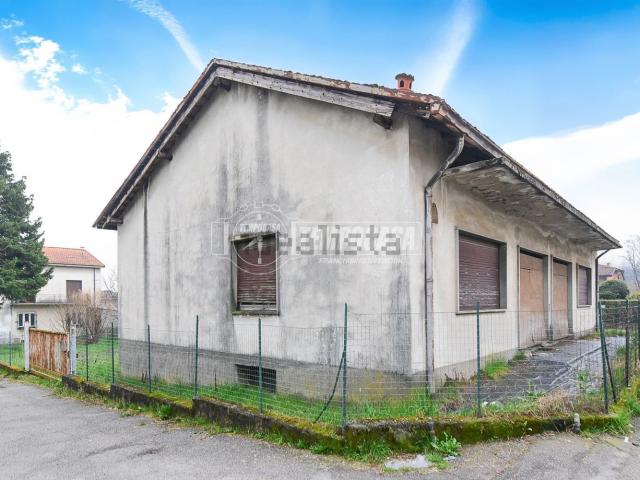 Case e ville in vendita di 245 m² in Via Michelangelo Buonarroti