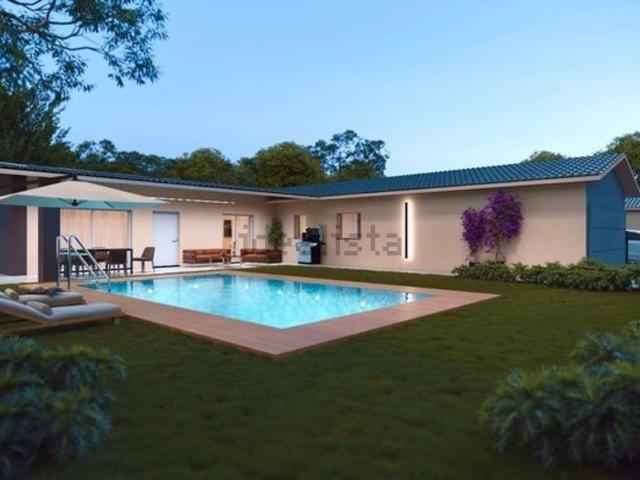 Case e ville in vendita di 245 m² in Via Serafino Gasiani