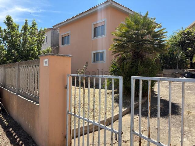 Case e ville in vendita di 245 m² in Via Umbria, 2