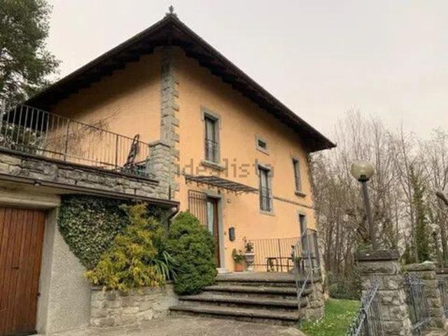Case e ville in vendita di 245 m² in Corso Umberto I