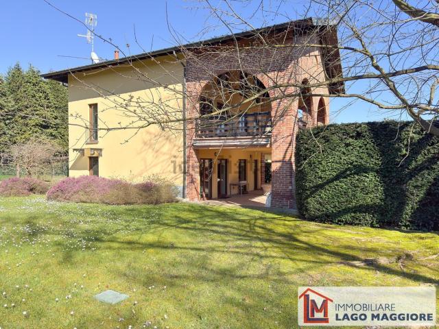 Case e ville in vendita di 246 m² in Via Monzeglio