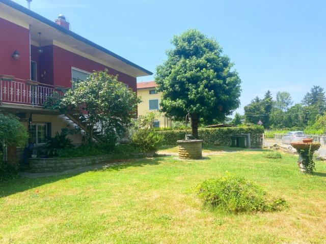 Case e ville in vendita di 246 m² in Via San Donato, 1183
