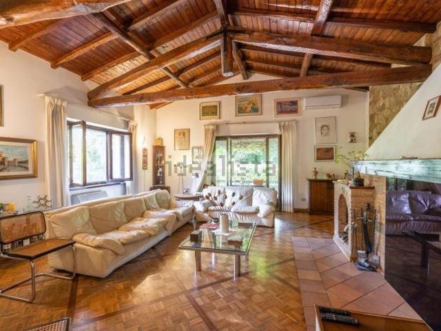 Case e ville in vendita di 247 m² in Via del Praticello Alto, 9