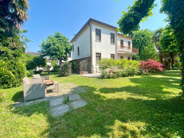 Case e ville in vendita di 247 m² in Via della Segheria