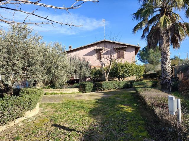 Case e ville in vendita di 247 m² in Contrada Malcristiano Merlino