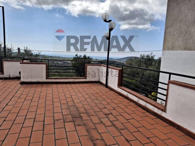 Case e ville in vendita di 248 m²