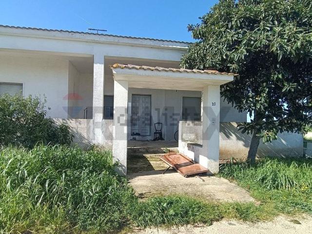 Case e ville in vendita di 248 m² in Via Conte Goffredo di Buglione