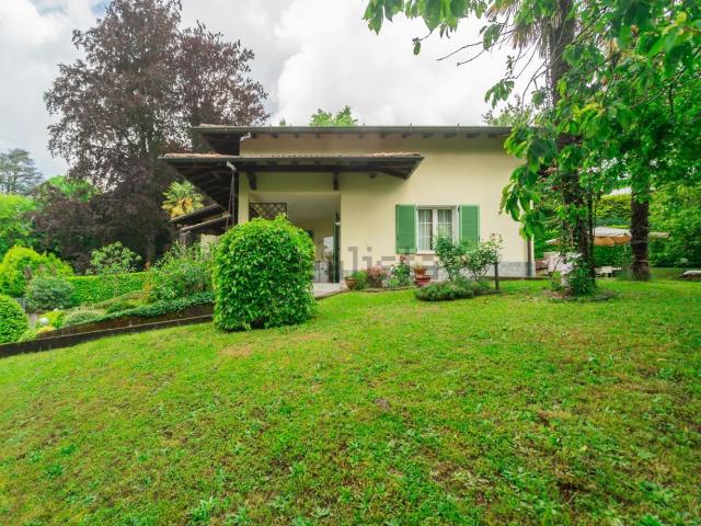 Case e ville in vendita di 248 m² in Via Adige