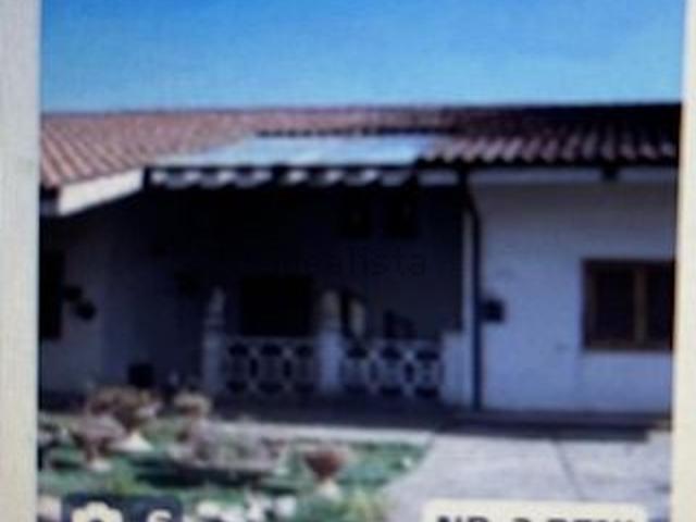 Case e ville in vendita di 248 m² in Via Assunta
