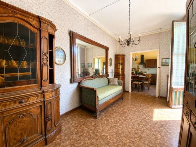 Case e ville in vendita di 249 m² in Via Alba Cortemilia