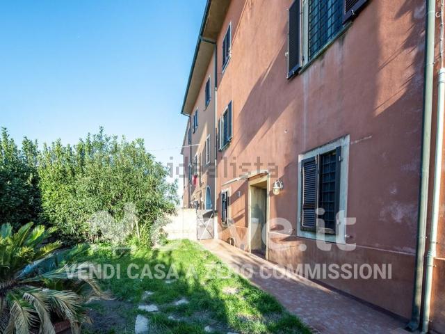 Case e ville in vendita di 249 m² in Via delle Lenze, 163