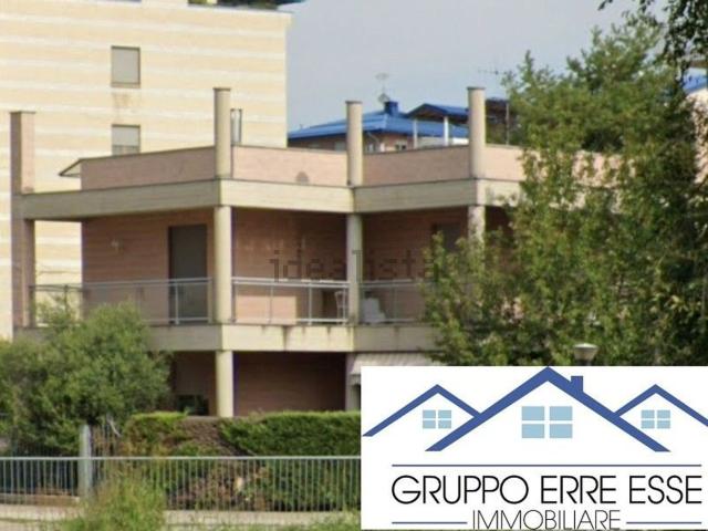 Case e ville in vendita di 249 m² in Corso Europa, 124
