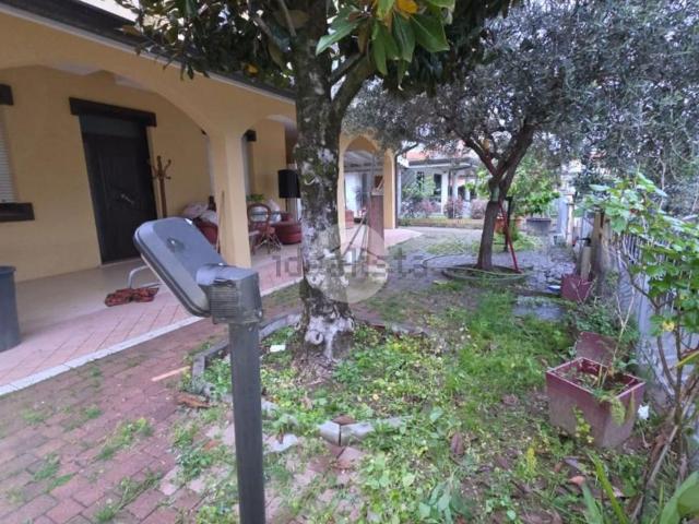 Case e ville in vendita di 250 m²