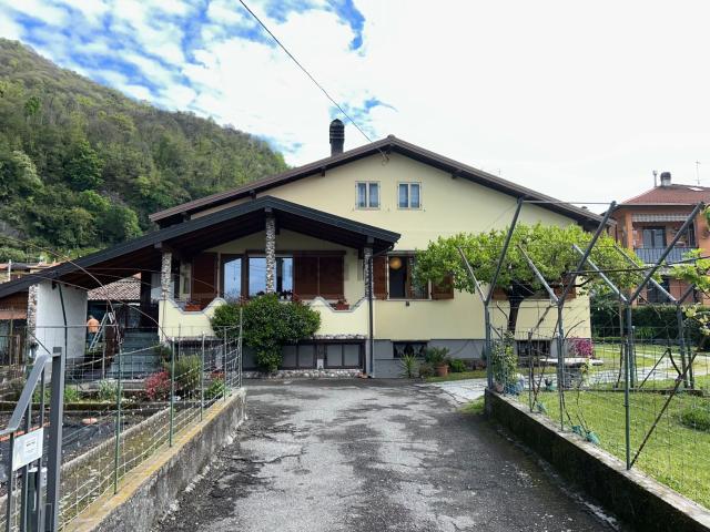 Case e ville in vendita di 250 m²