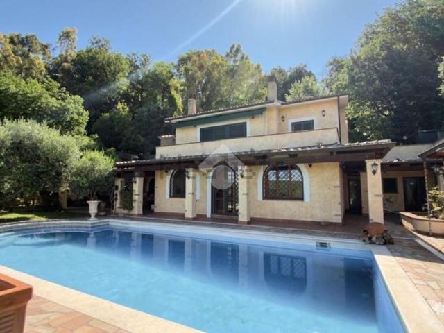 Case e ville in vendita di 250 m²