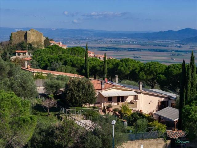 Case e ville in vendita di 250 m²