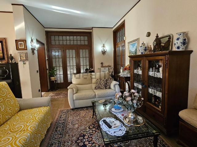 Case e ville in vendita di 250 m²