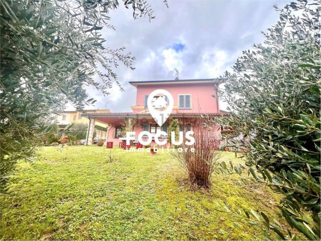 Case e ville in vendita di 250 m²