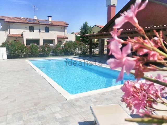 Case e ville in vendita di 250 m²