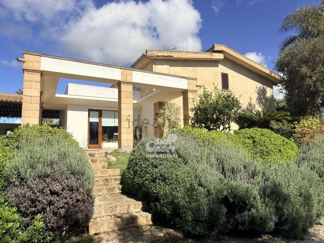 Case e ville in vendita di 250 m²