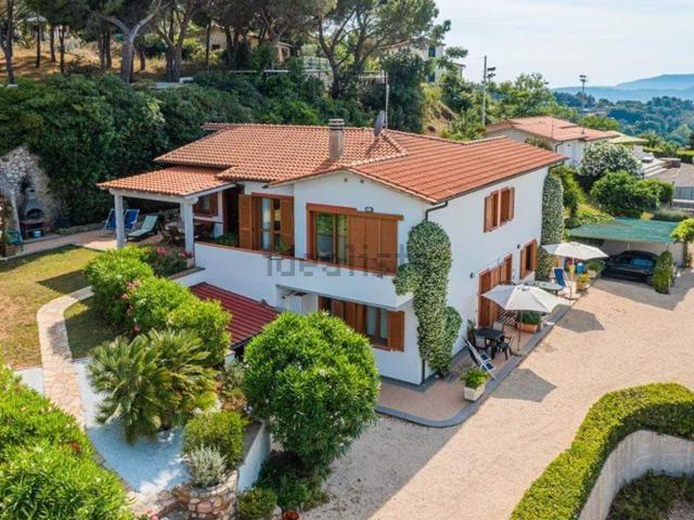 Case e ville in vendita di 250 m²