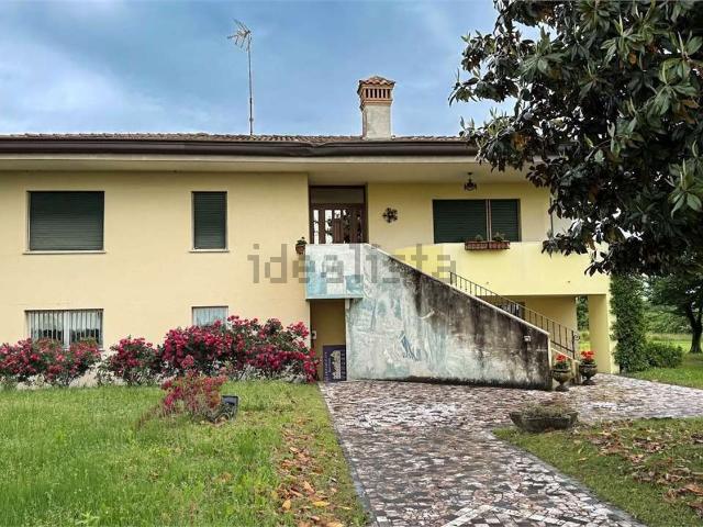 Case e ville in vendita di 250 m²