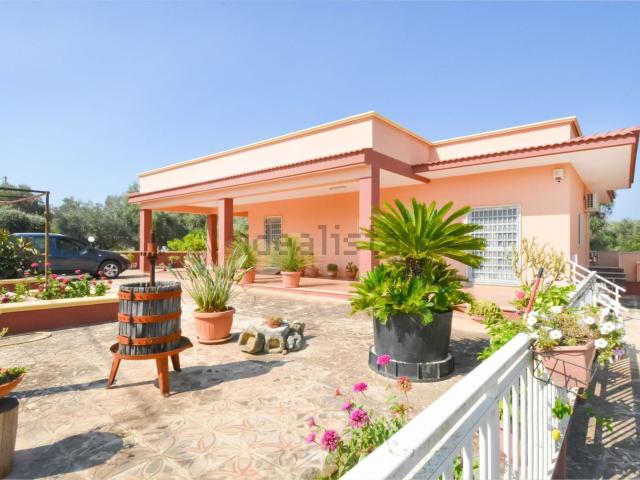 Case e ville in vendita di 250 m²