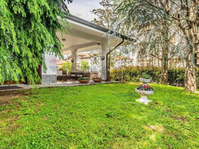 Case e ville in vendita di 250 m²