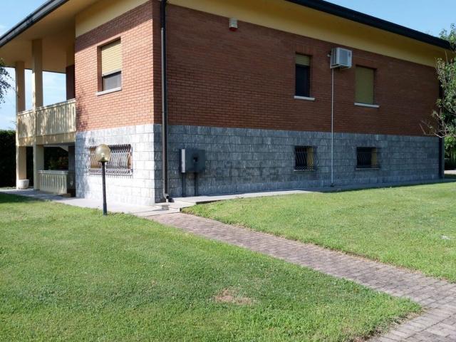 Case e ville in vendita di 250 m²