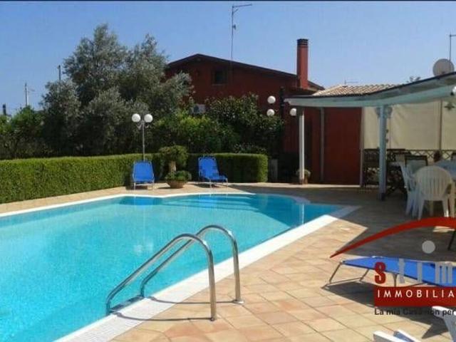 Case e ville in vendita di 250 m² in Traversa Bonavia