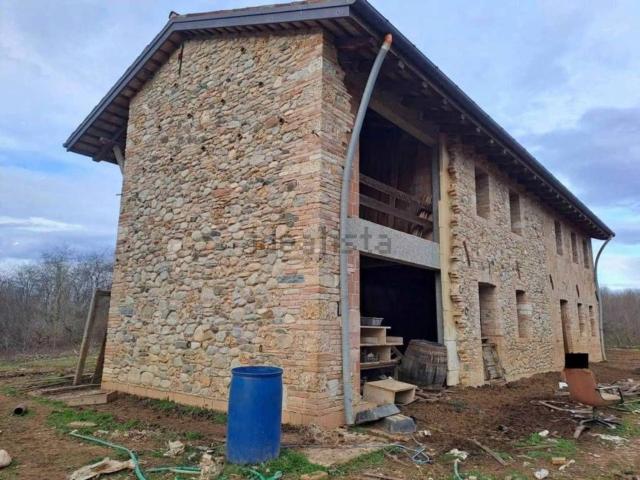 Case e ville in vendita di 250 m² in Via 18 Giugno
