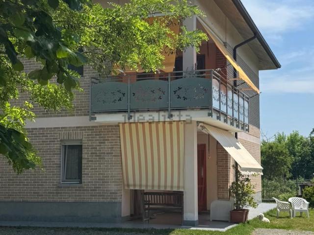 Case e ville in vendita di 250 m² in Via 28 Marzo 1921