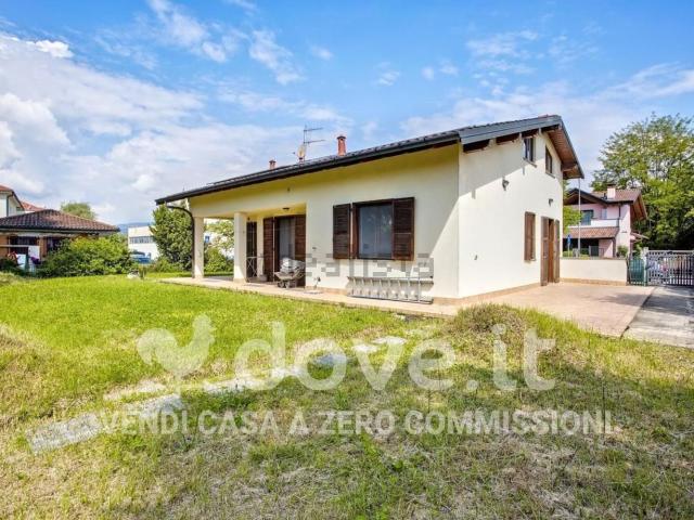 Case e ville in vendita di 250 m² in Via C. Cavour, 7