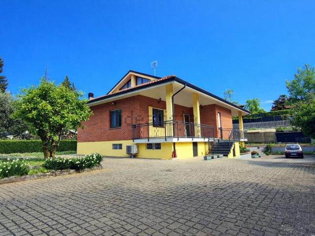 Case e ville in vendita di 250 m² in Via Colombino